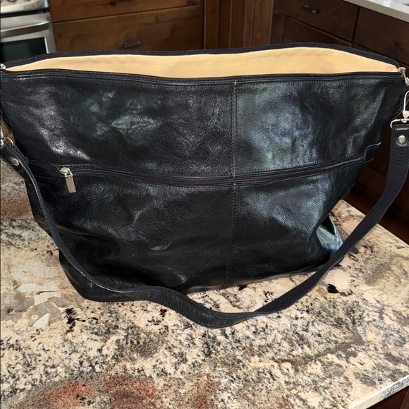 Made in Italy - Italian Leather Travel Shoulder Bag Bkack - Picture 3 of 7